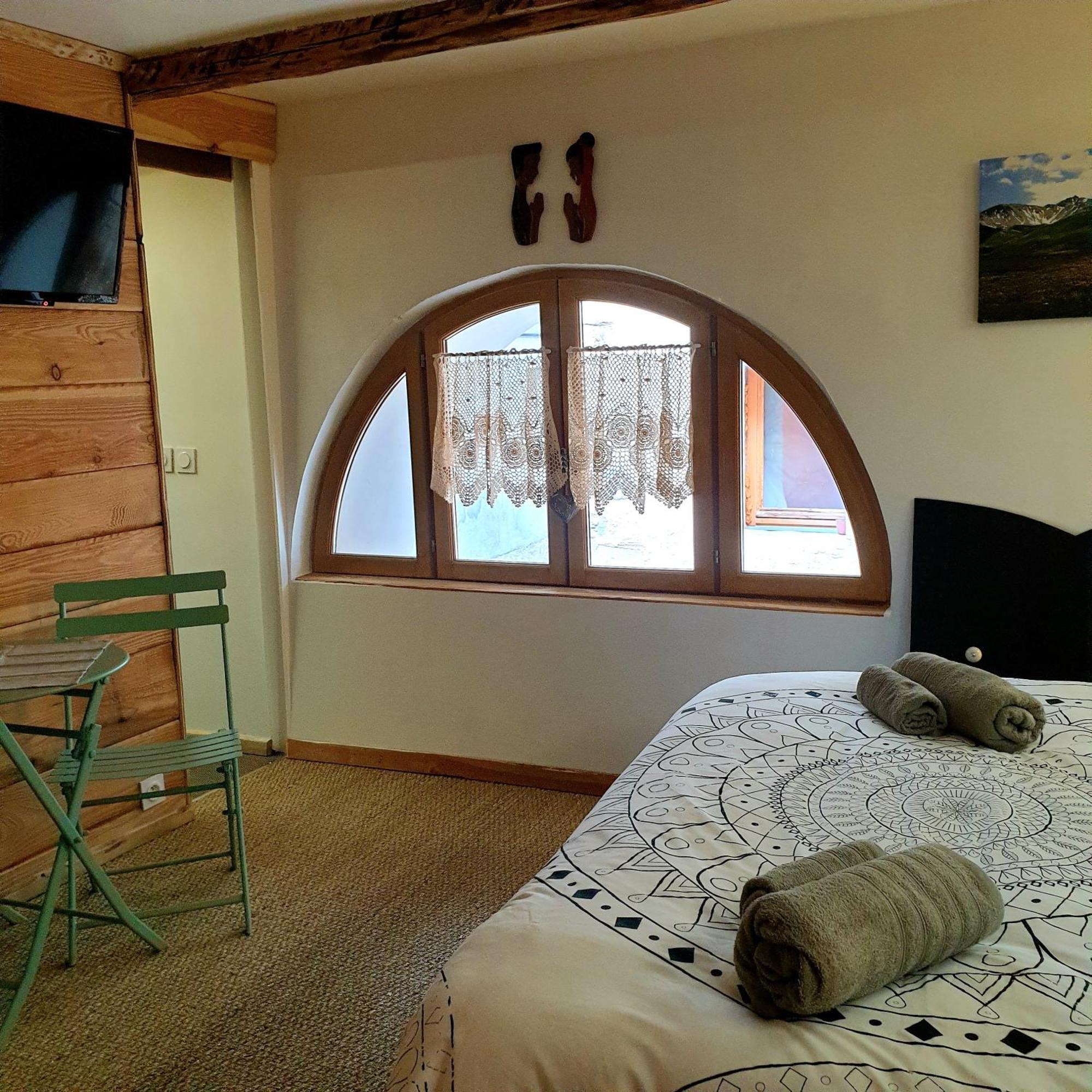 La Maison Basse Saint-Dalmas-le-Selvage Zimmer foto