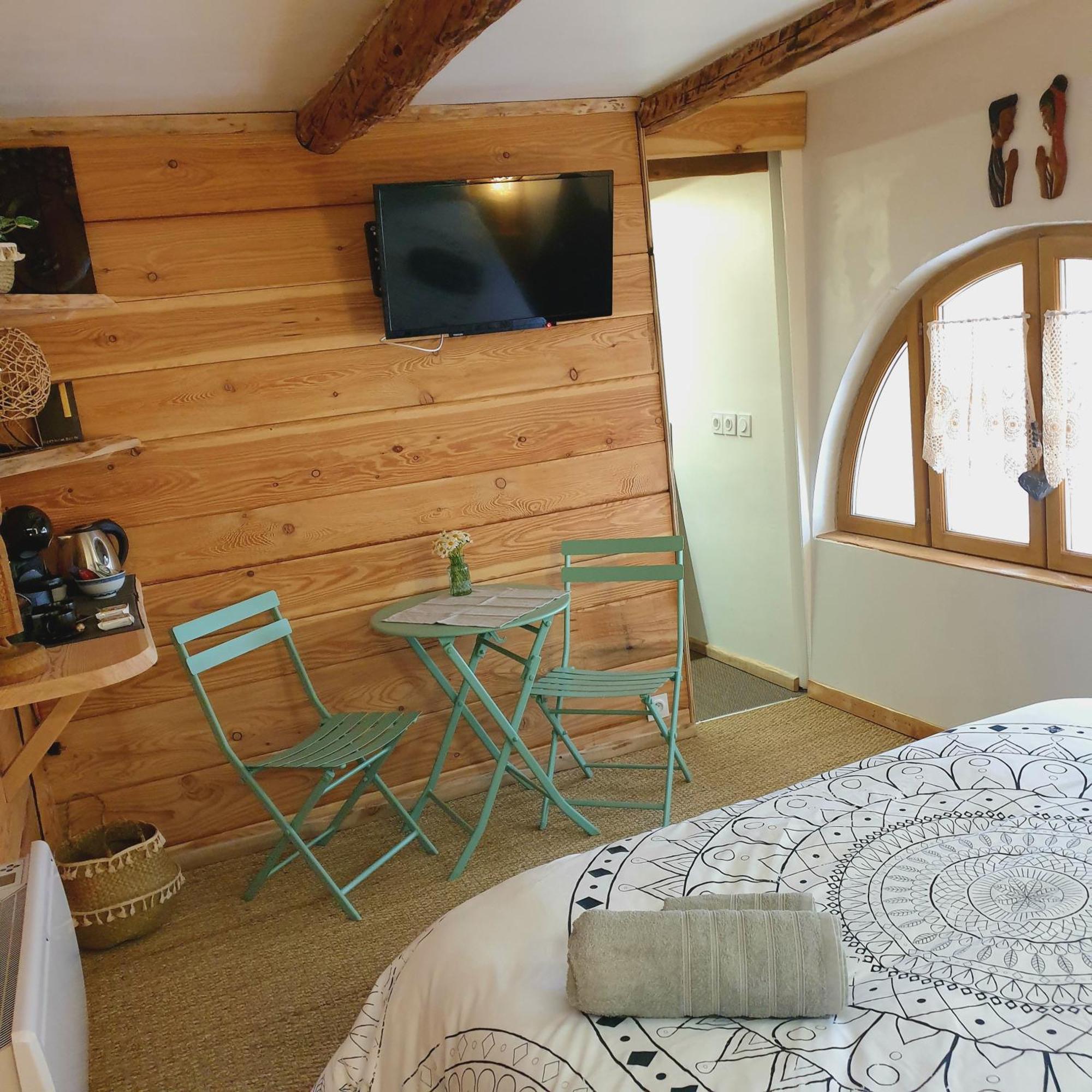La Maison Basse Saint-Dalmas-le-Selvage Zimmer foto